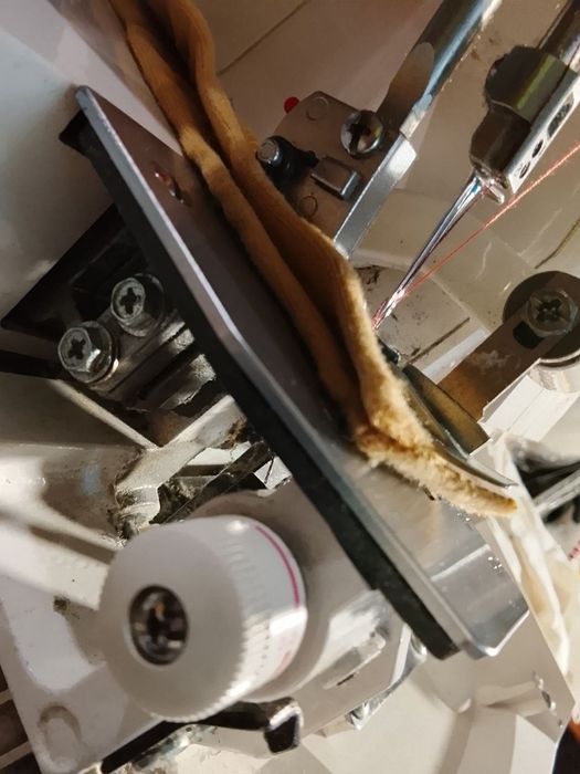 Швейна машина оверлок 4 нитки ЮКІ МО-51-е