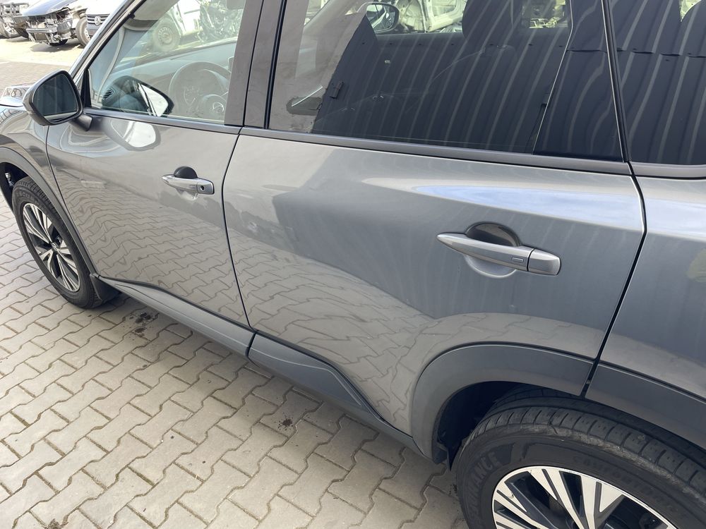 Двері передні задні Nissan Rogue T33 колір KAD