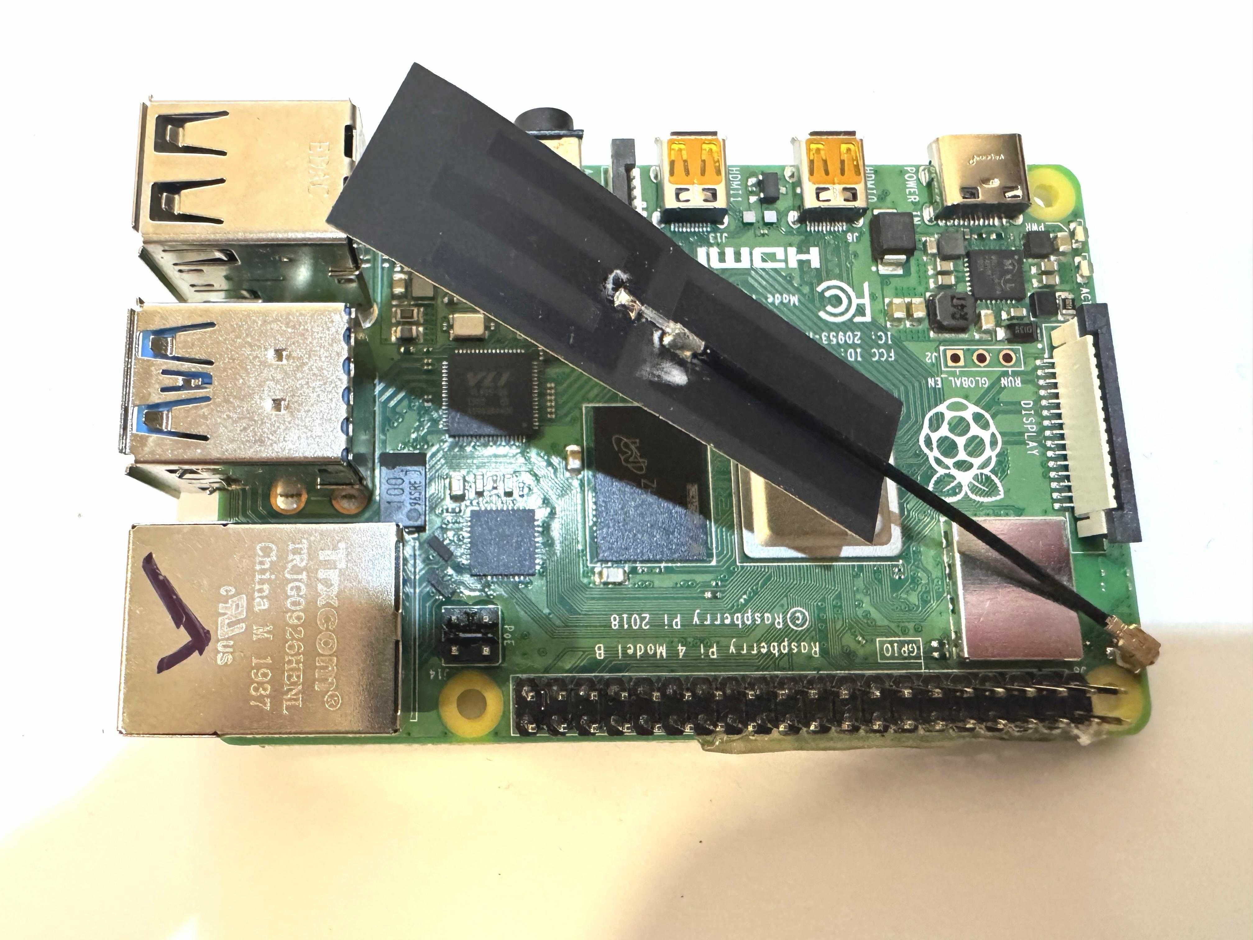 Одноплатний комп'ютер Raspberry Pi 4b (model b) 2GB. Зовнішня антена