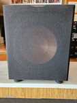 Subwoofer Klipsch R-12SW com pés anti-vibração SVS SoundPath.