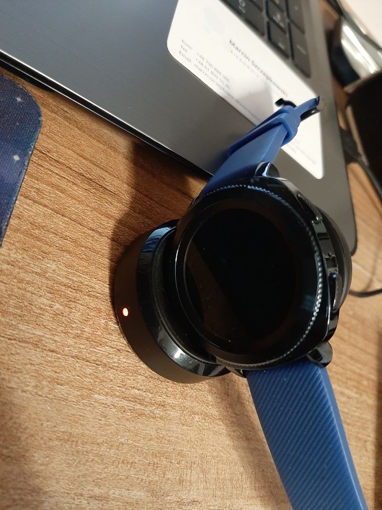 Zegarek dla biegacza Samsung Gear sport blue. Rebooting problem.