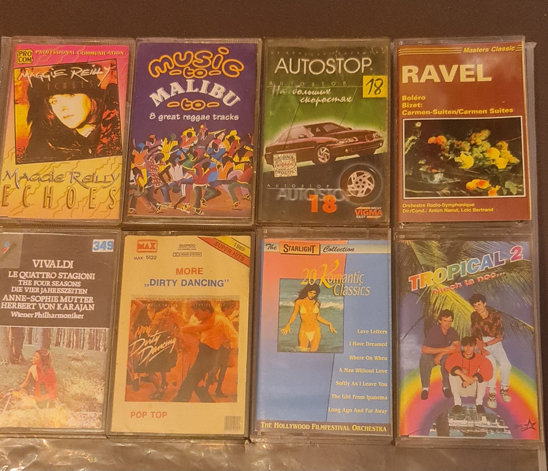 Zestaw kaset magnetofonowych z tamtej epoki. PEREŁKI