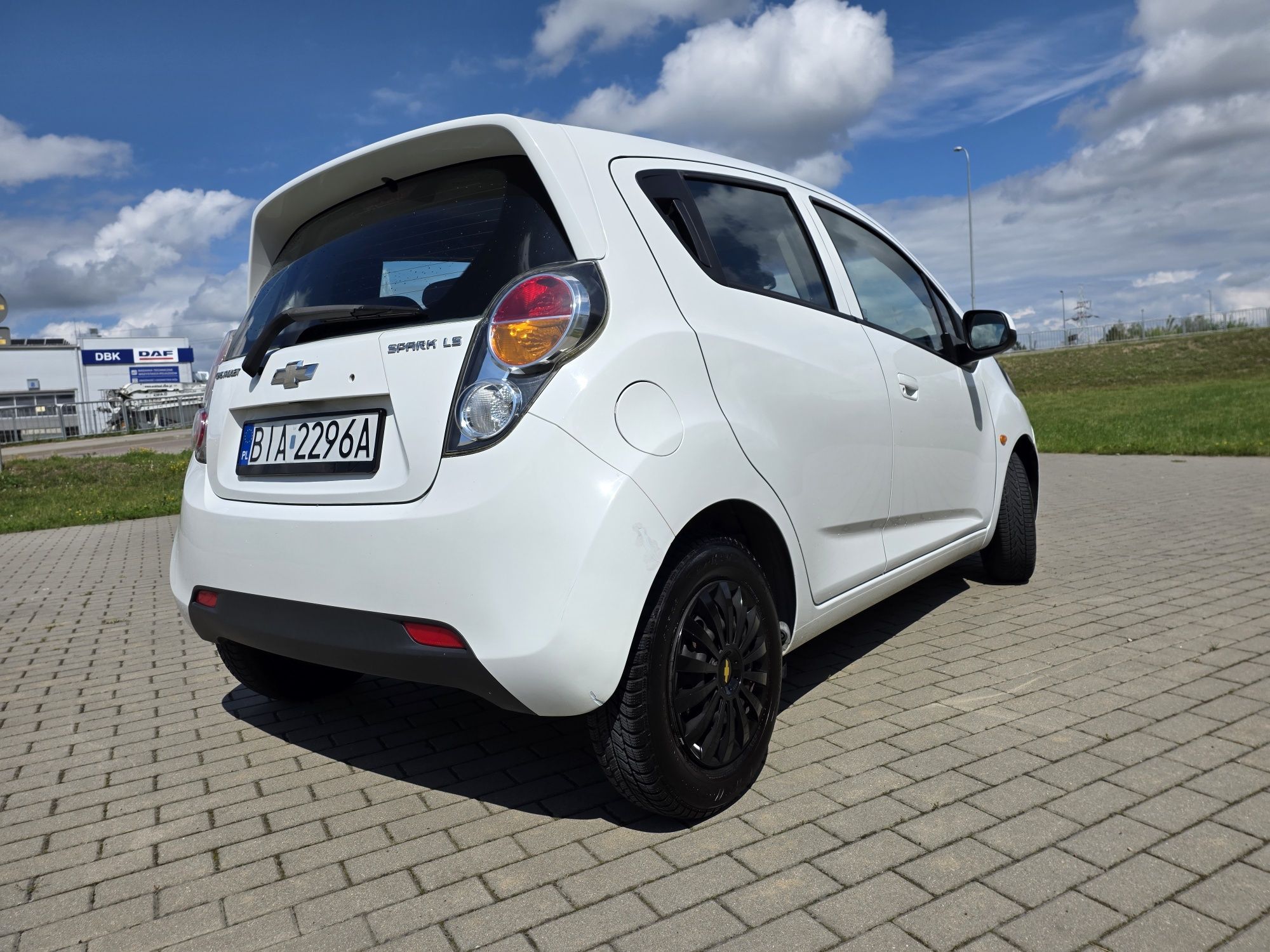Chevrolet sprak 1.0LX 2011r