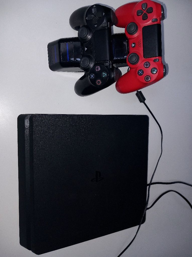 Playstation 4 slim