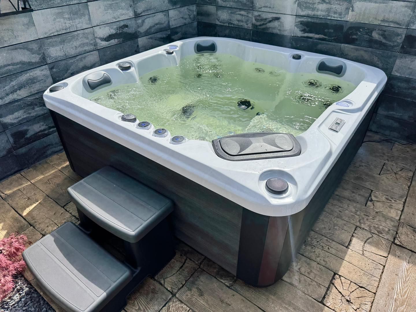 Jacuzi całoroczne Alicante PlatinumSpas 5os Fontanna Gecko 2leżanki