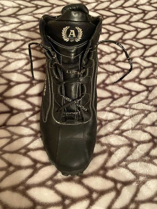 Продам зимове чоловіче взуття