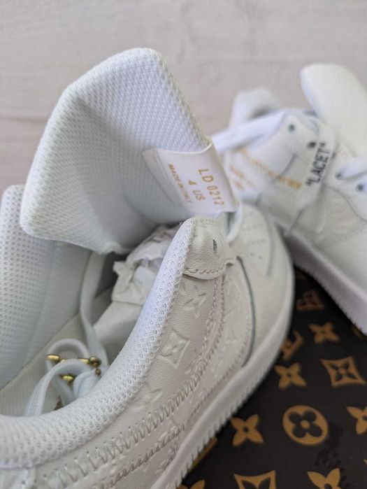 Sapatilhas NIKE LV – 35€