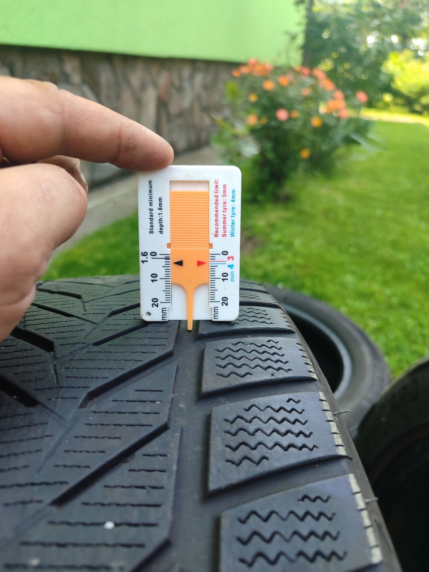 Продам пару шин Vredestein Wintrac xtremeS 205/50R17