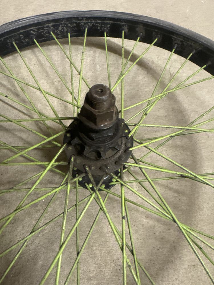 Bmx czesci rama felgi kola kolo schwalbe opona support mostek