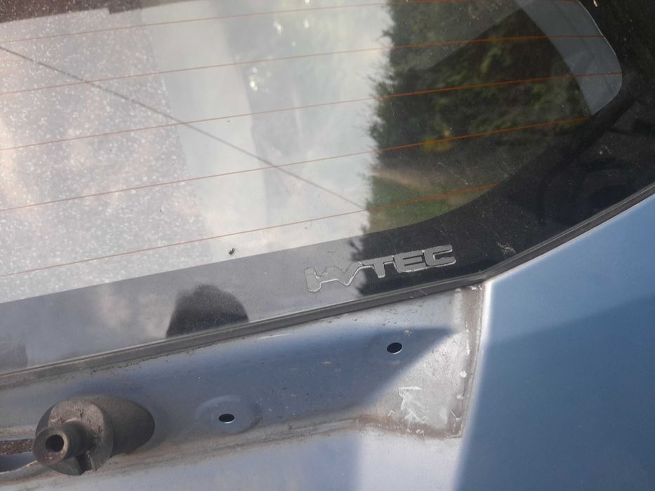 tylna szyba honda jazz 3 2010