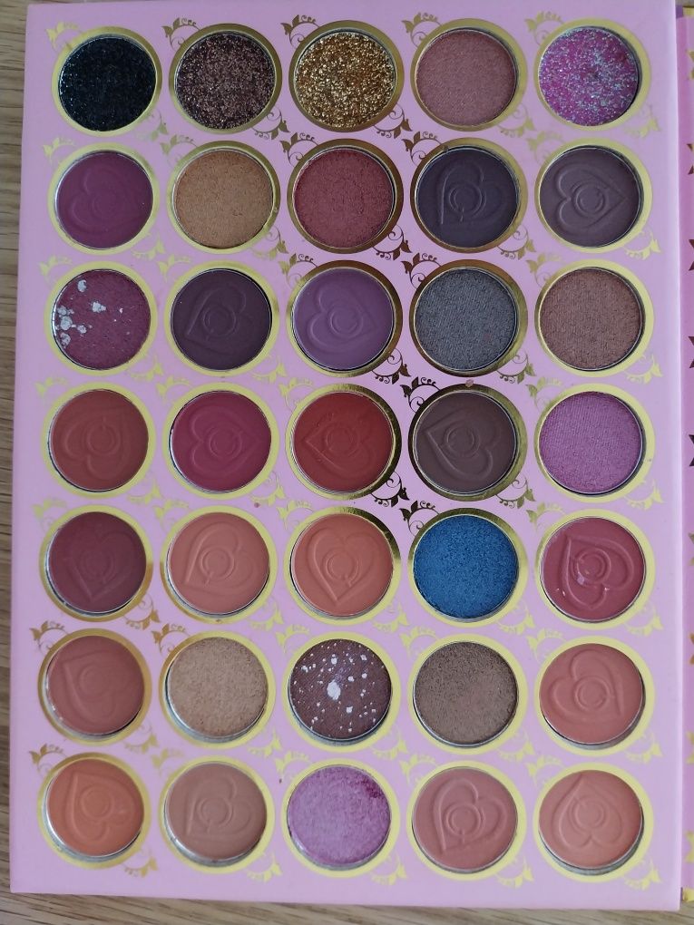 Paletka cieni, makeup. 117 cieni.