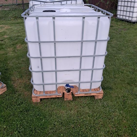 Mauzer. Zbiornik na wodę 1000l