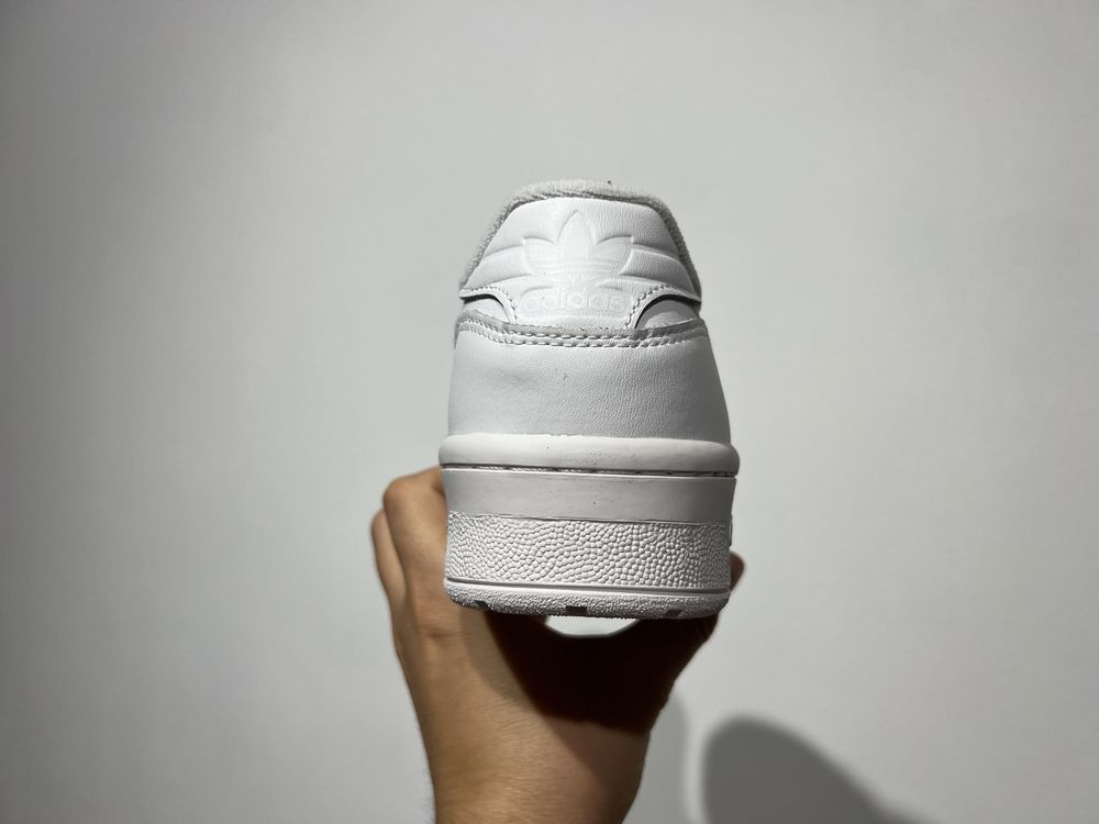 Кроссовки Rivalry Low Originals GX2272