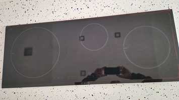 Placa de fogão de indução Bosch com 3 discos