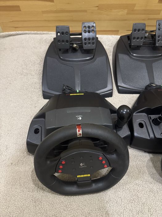 У наявності! 3 комплекти Logitech Momo Racing