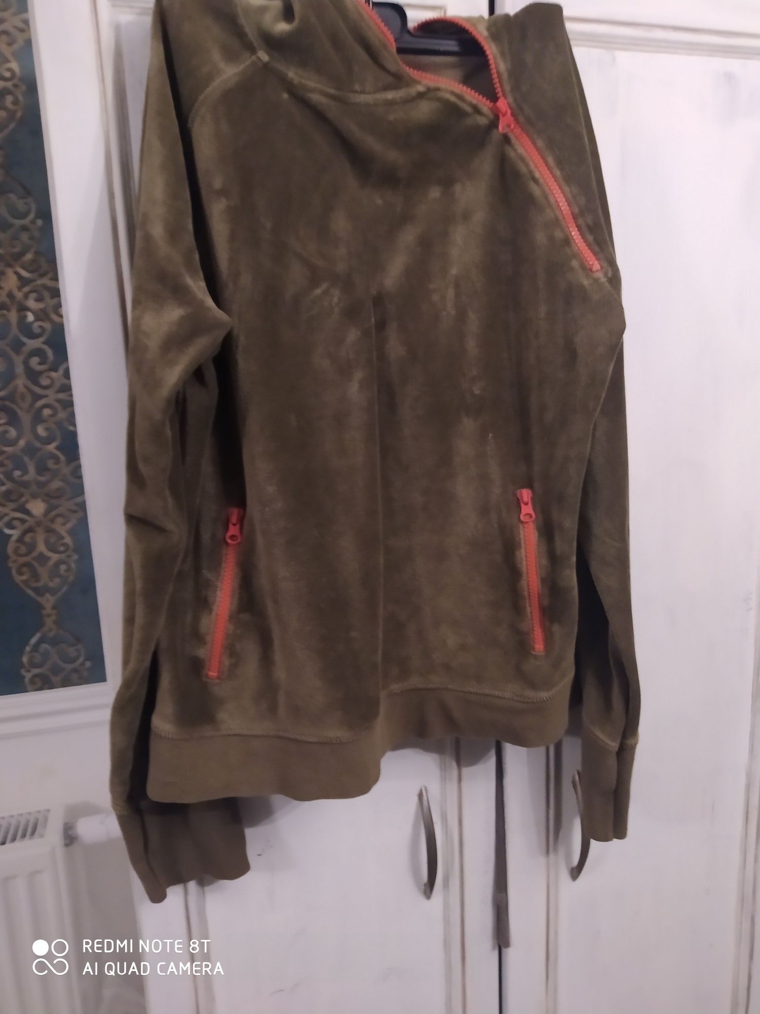 W kolorze khaki bluza, H&M, rozmiar M