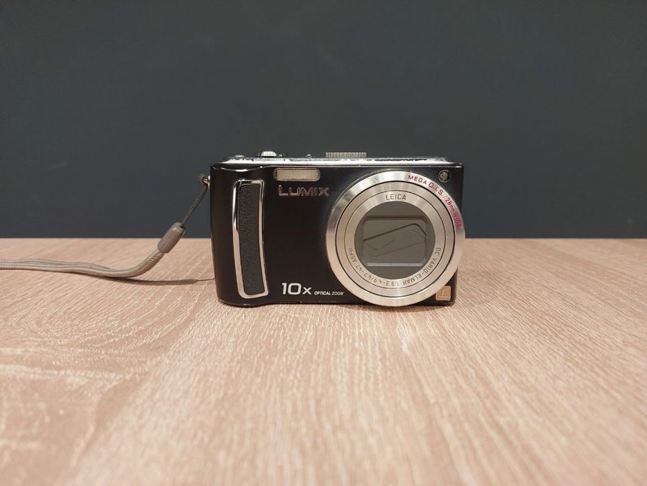 Panasonic DMC-T74 цифровий фотоапарат