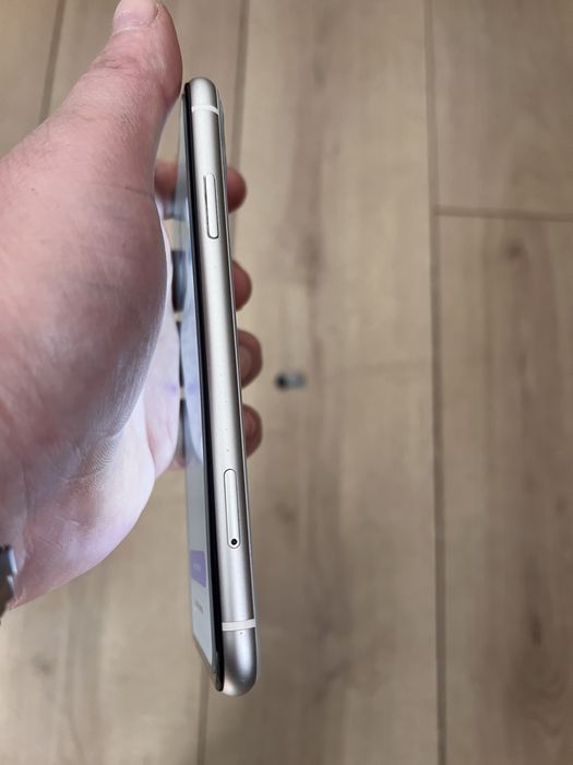 Iphone 11 branco 64GB