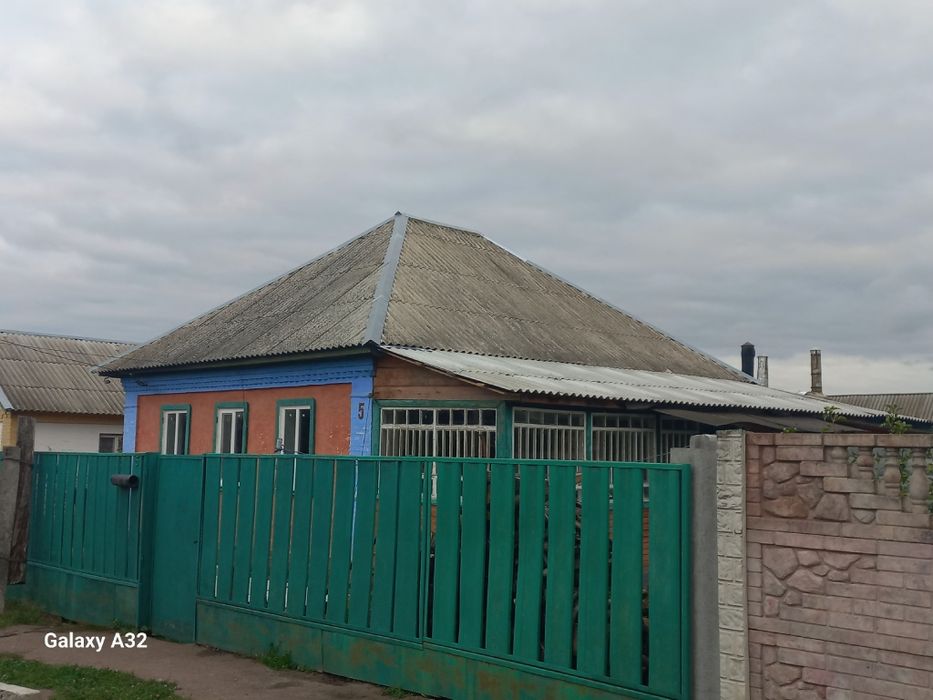 Продаю добротний будинок