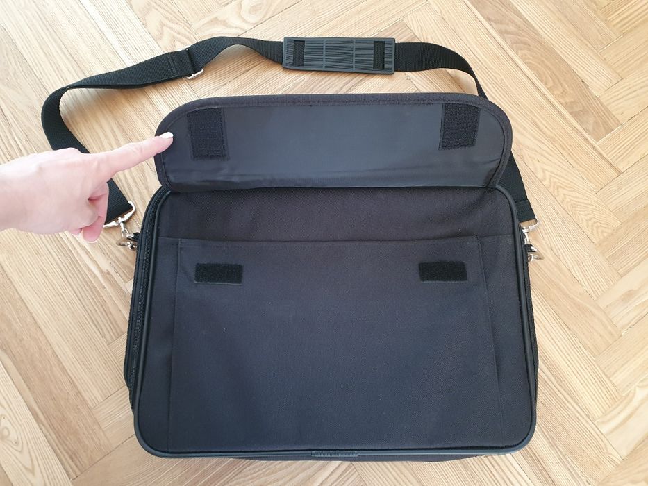 Нова сумка для ноутбука Bass XX, чорного кольору