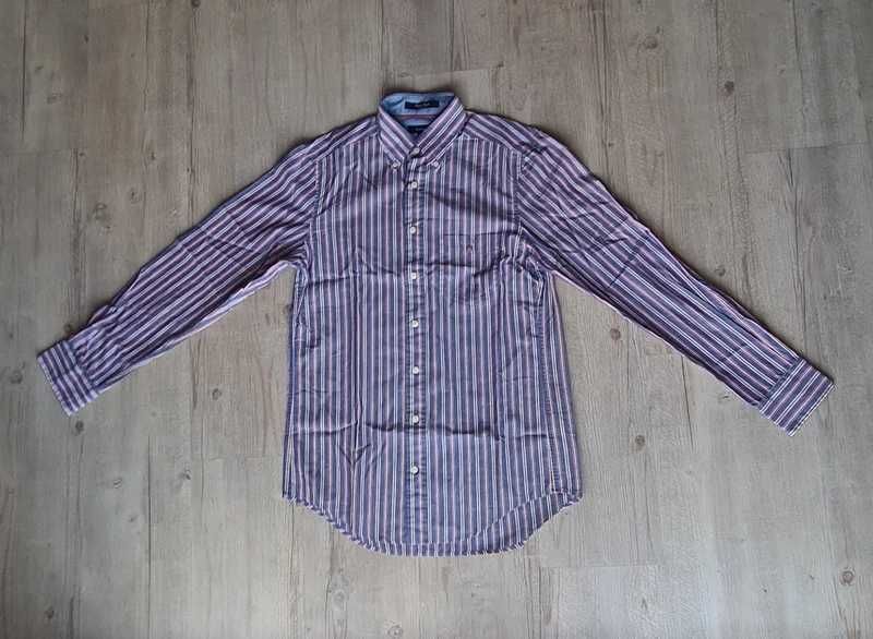 Camisa listrada azul e vermelha da Gant