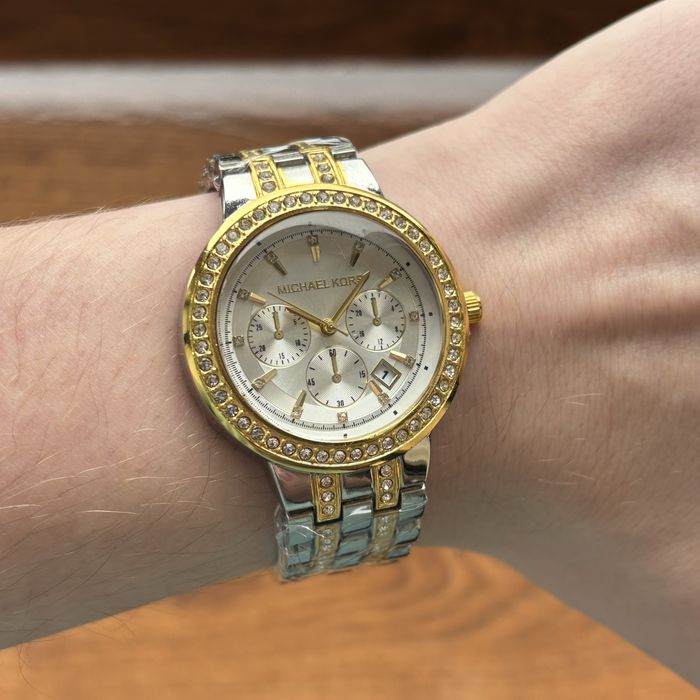 Жіночий годинник Michael Kors на браслеті комбінованого кольору