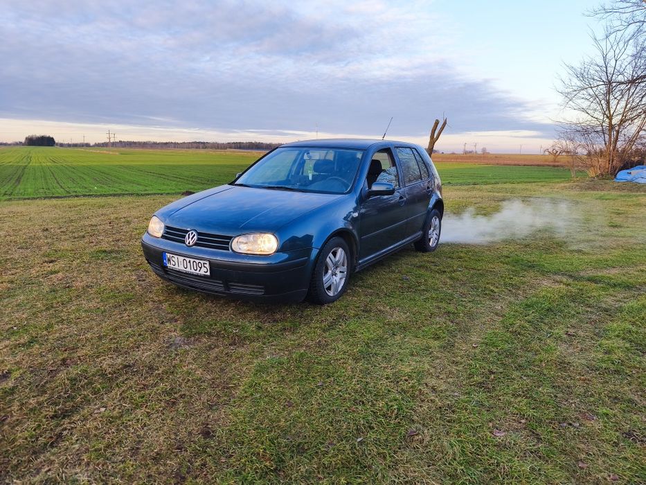 VW GOLF IV Dobry Samochód
