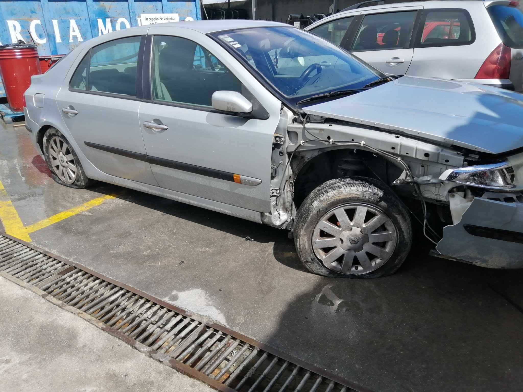 Para peças Renault Laguna II Hatchback (BG) 1.9DCI ano 2004