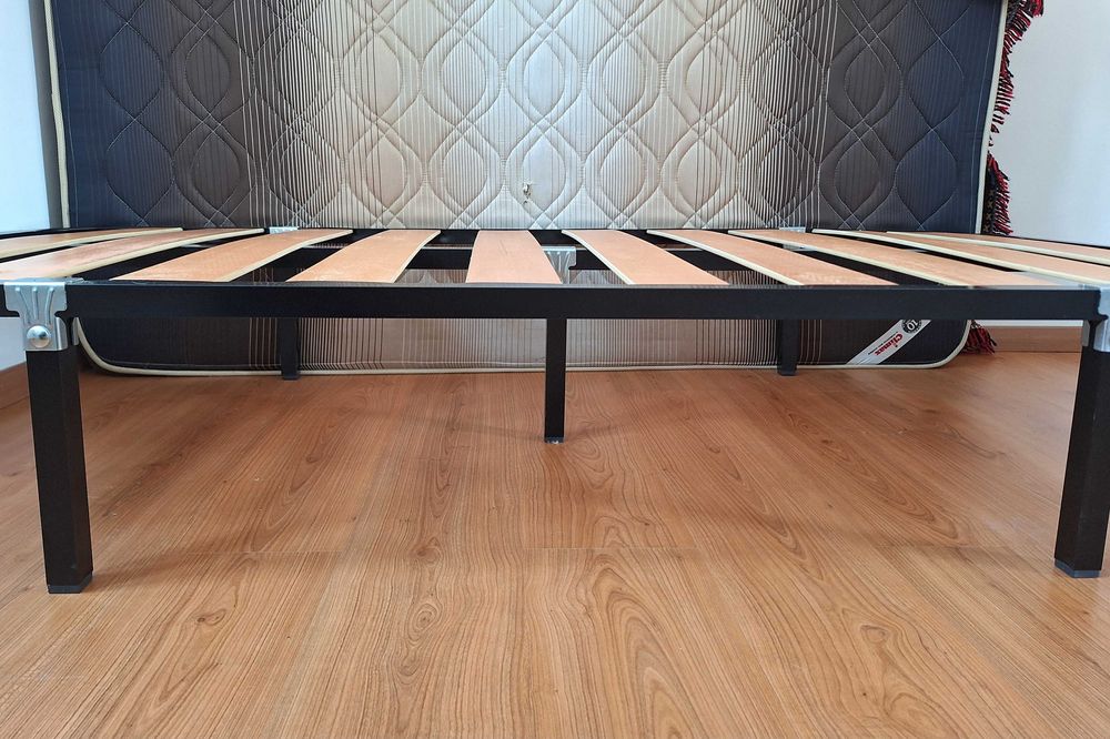 Estrado de cama de solteiro + colchão