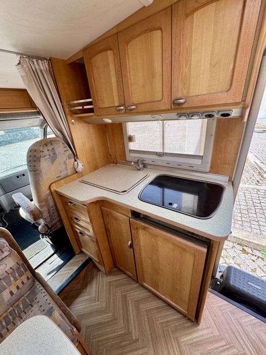 Autocaravana Perfilada Burstner com motor 2.8