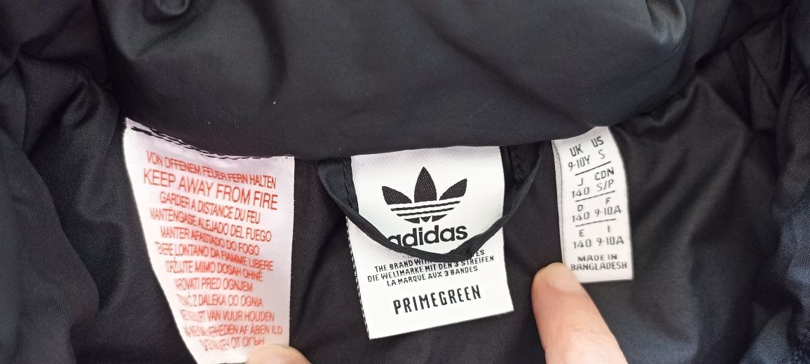 Casaco alcochoado impermeável Adidas original, tamanho 9-10 anos (140c