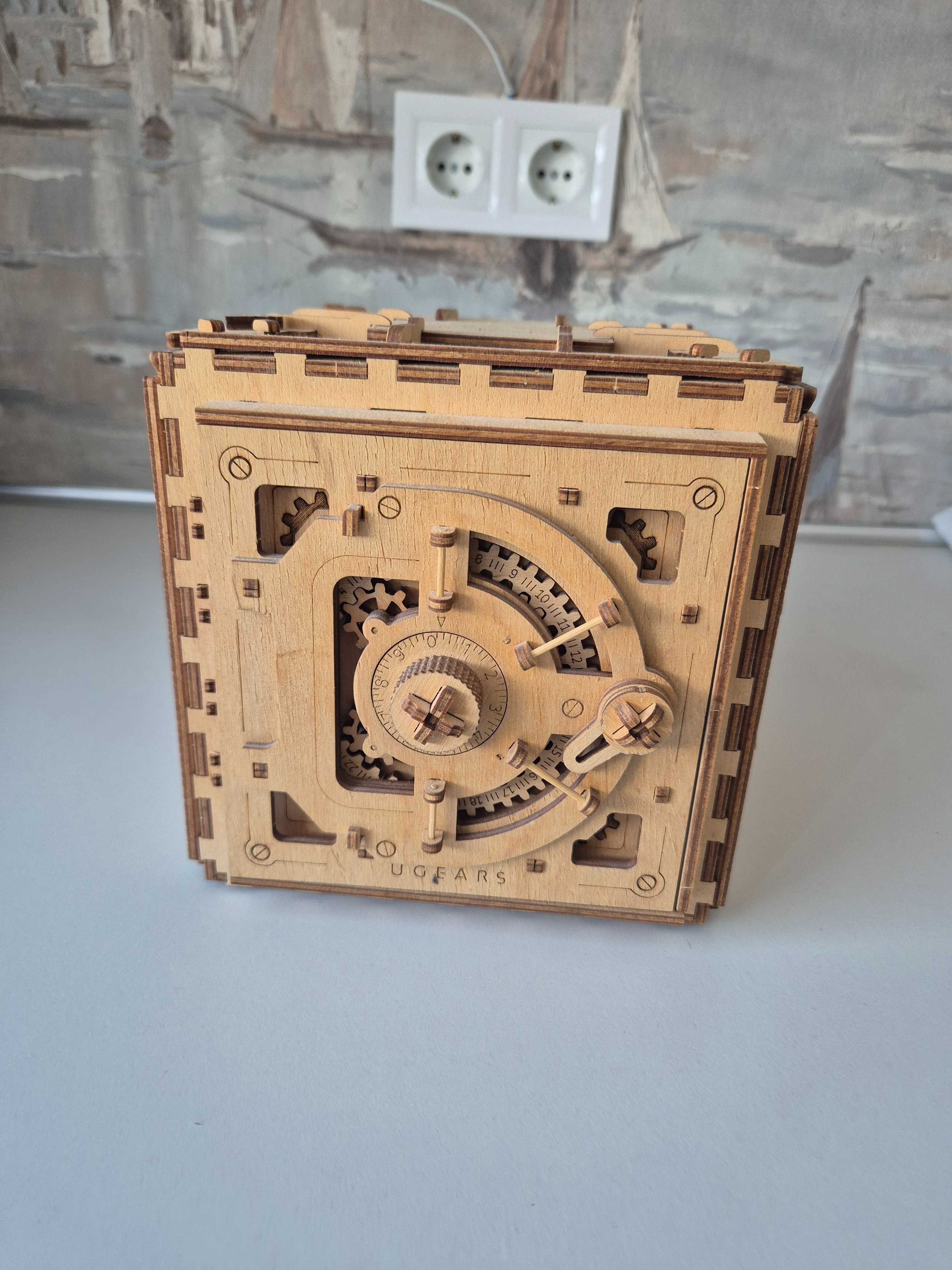 Ugears конструктор зібраний сейф, стімпанк годинник
