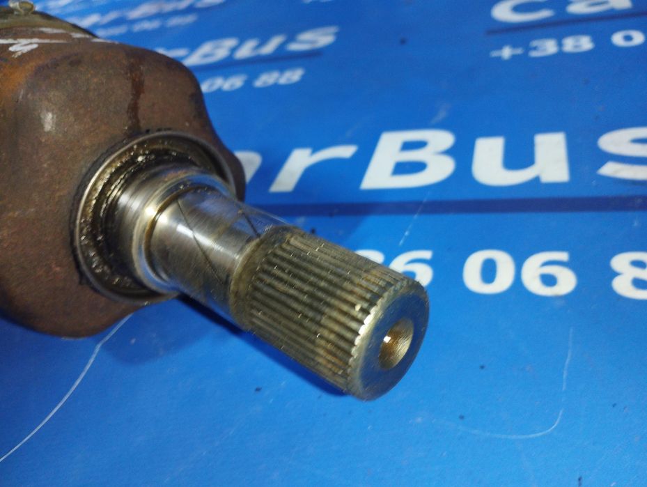 Піввісь передня ліва  Vito 447 Приводной вал шрус левый Вито447