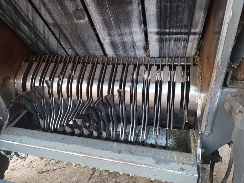 Prasa rolującą Claas variant 380 rc