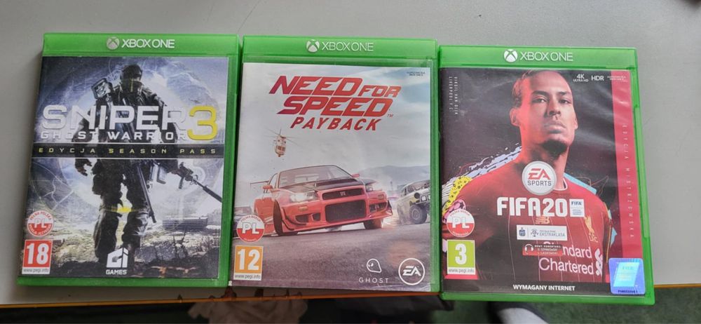 Xbox one + 3 gry
