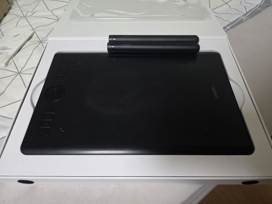 Tablet graficzny Wacom Intuos Pro M PTH-660 zamienny rysik