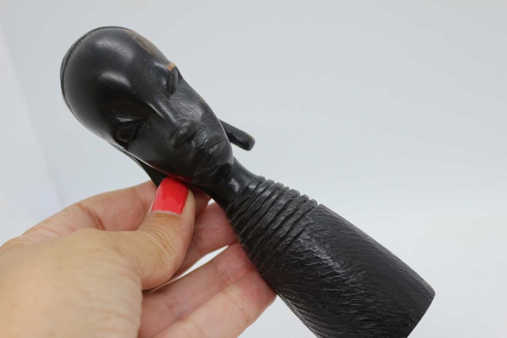 Artesanato Africano Busto Pau Preto e Crocodilo Pau Rosa