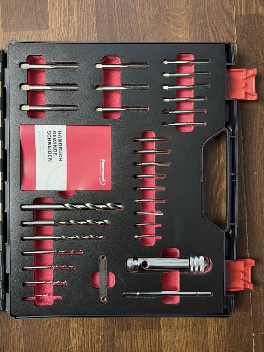 Zestaw do gwintowania marki format