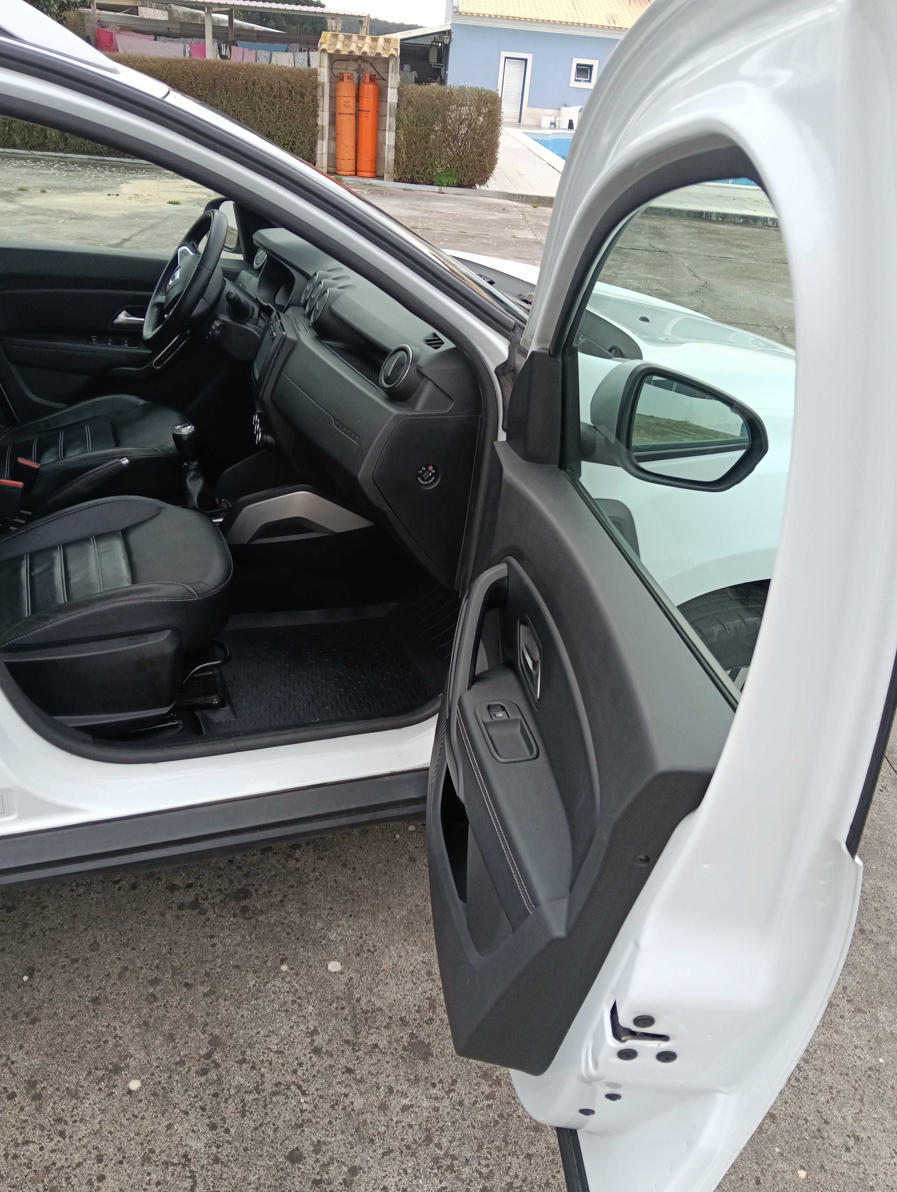 Dacia Duster , versão Prestigie Blue DCI 115,  4X2