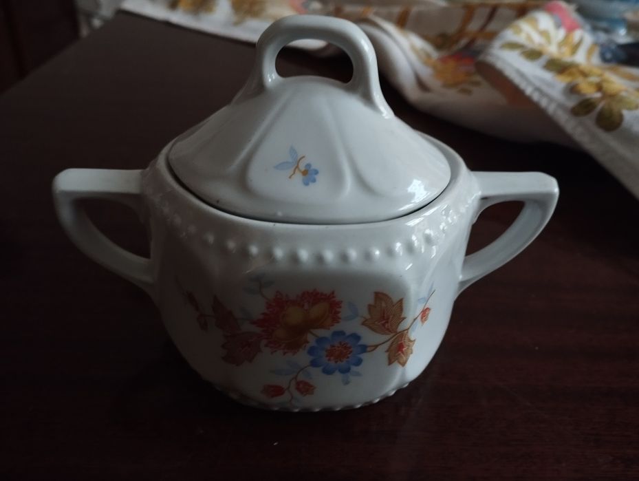Cukiernica z pokrywką Orla