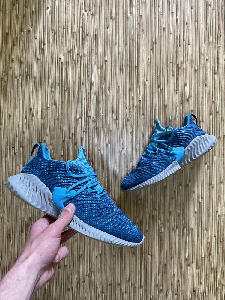 Кросівки Adidas Alphabonce