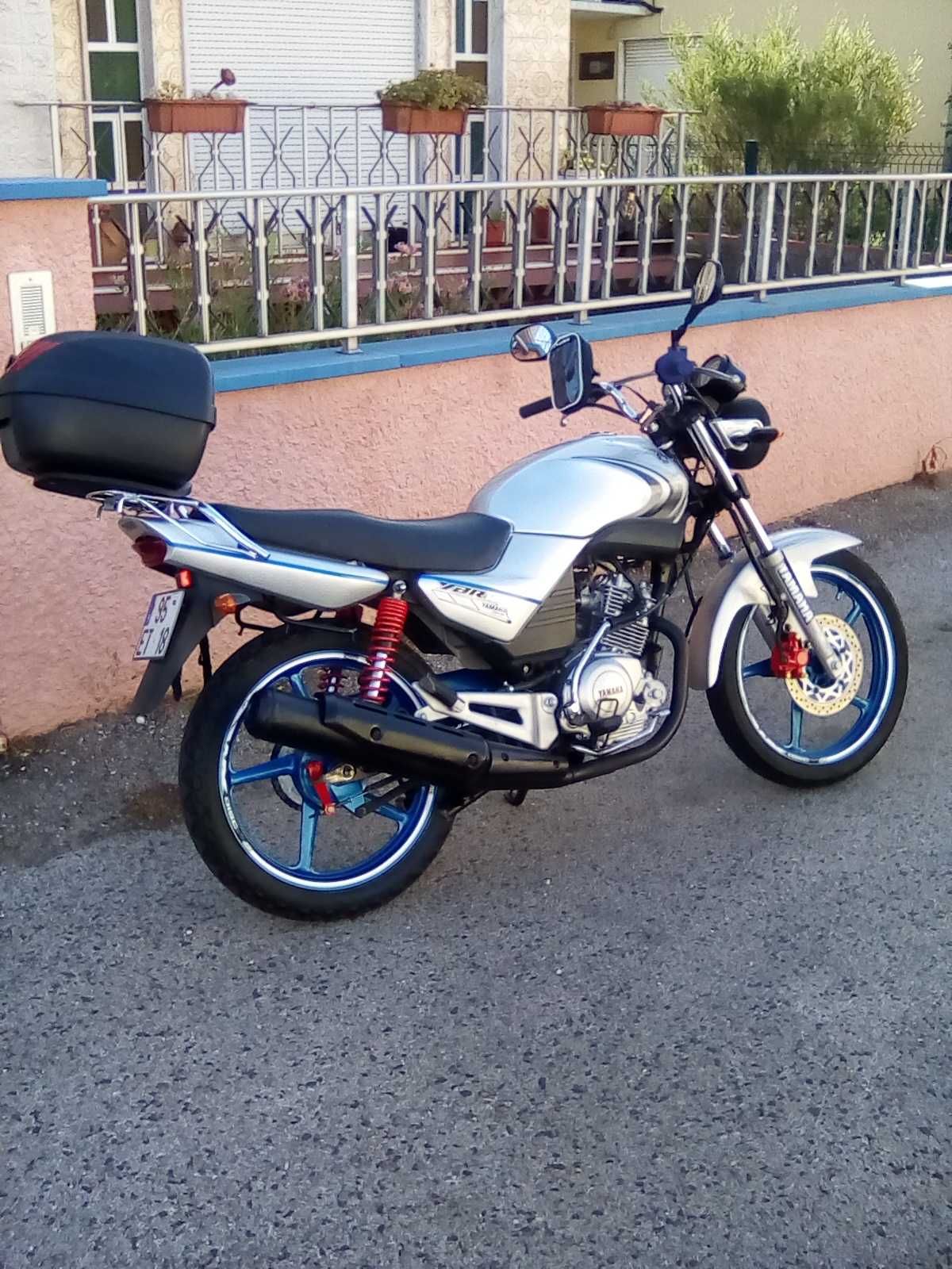 YAMAHA YBR 125 poucos  Km