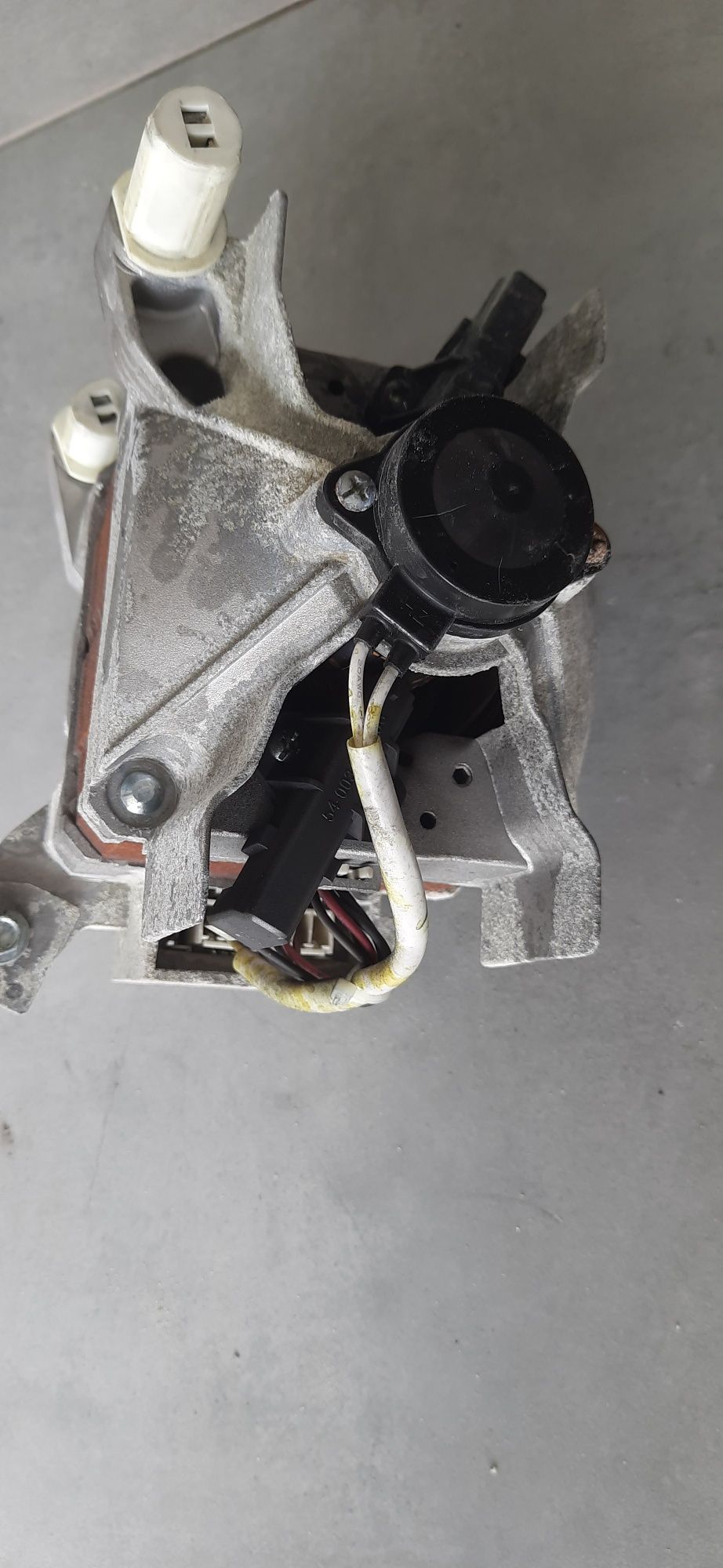 Silnik do pralki INDESIT BTWA61052W