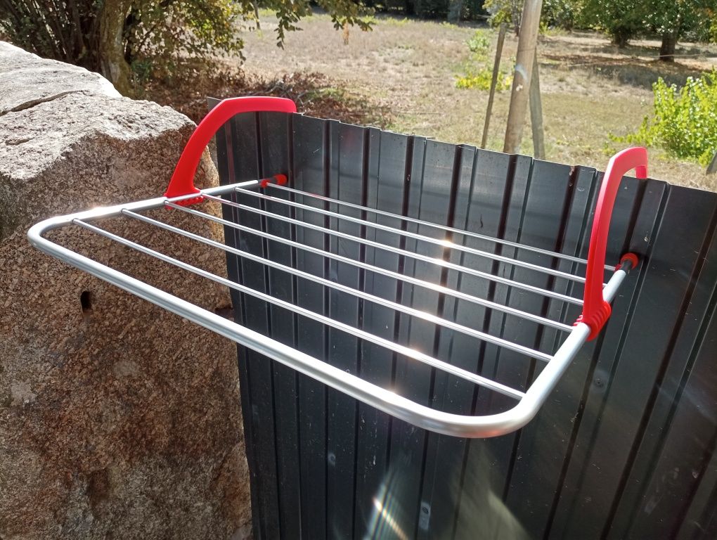 Estendal roupa janela