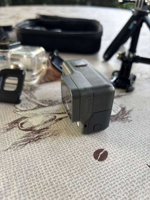 GoPro HERO 6 Black com vários acessórios