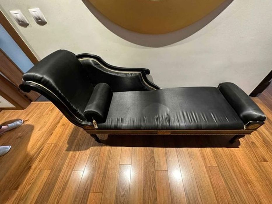 Chaise Longue em cetim preto