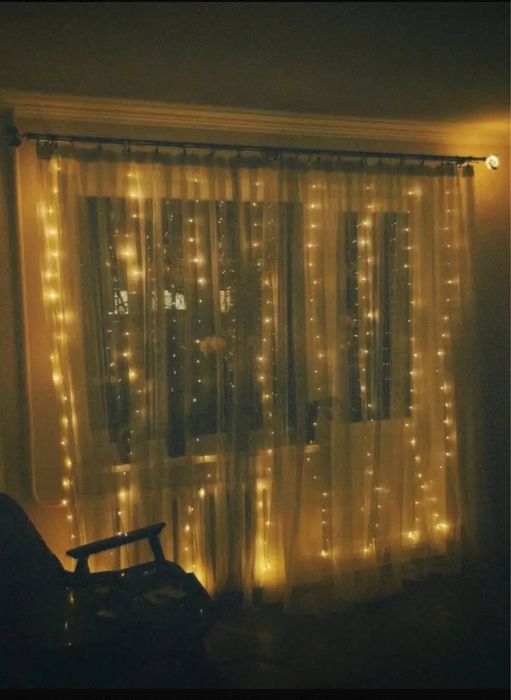 Гірлянда-штора га вікно
