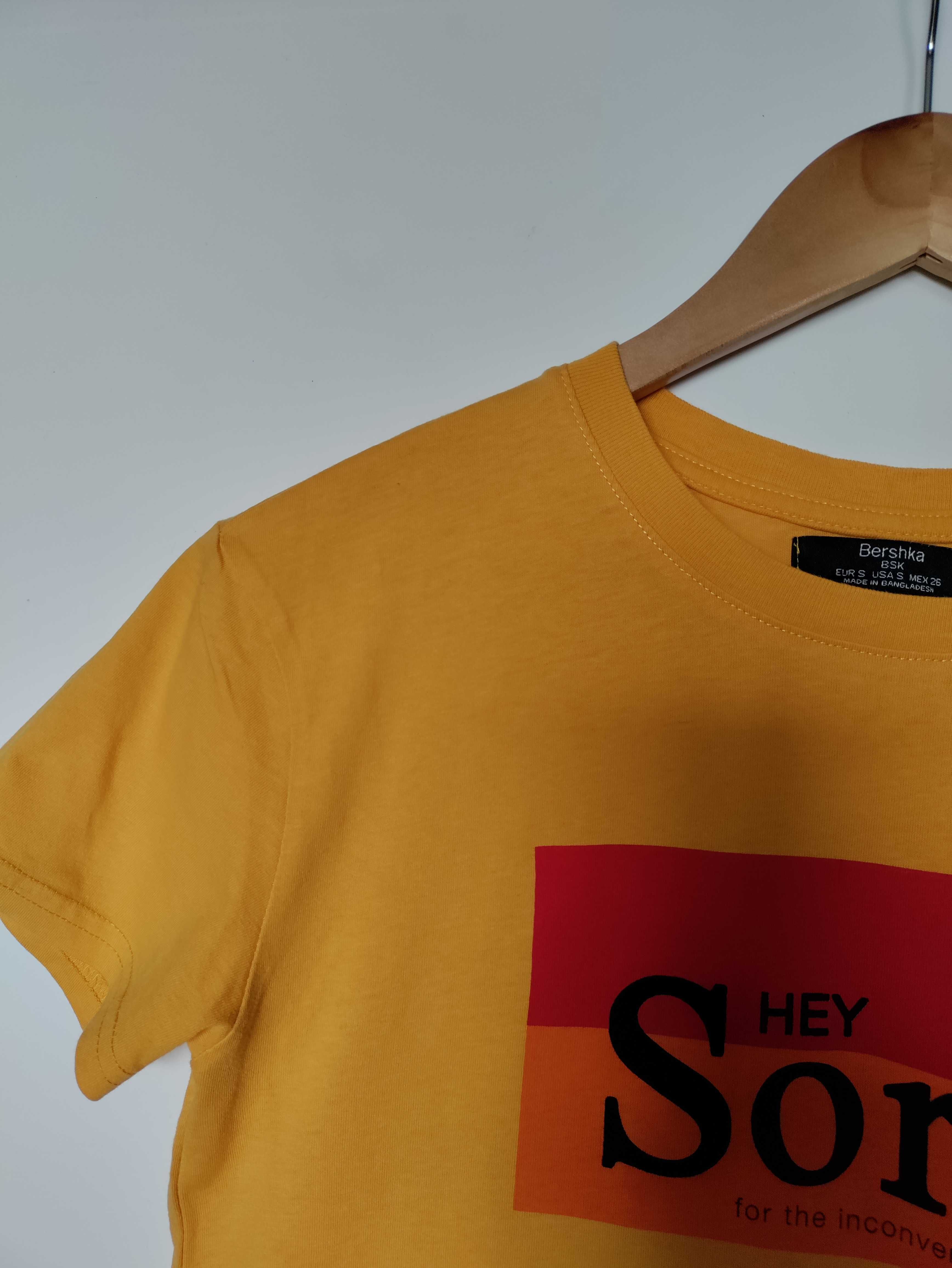 Żółty t-shirt z nadrukiem Bershka S