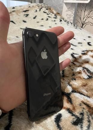 iPhone 8 64g нігде не побитий