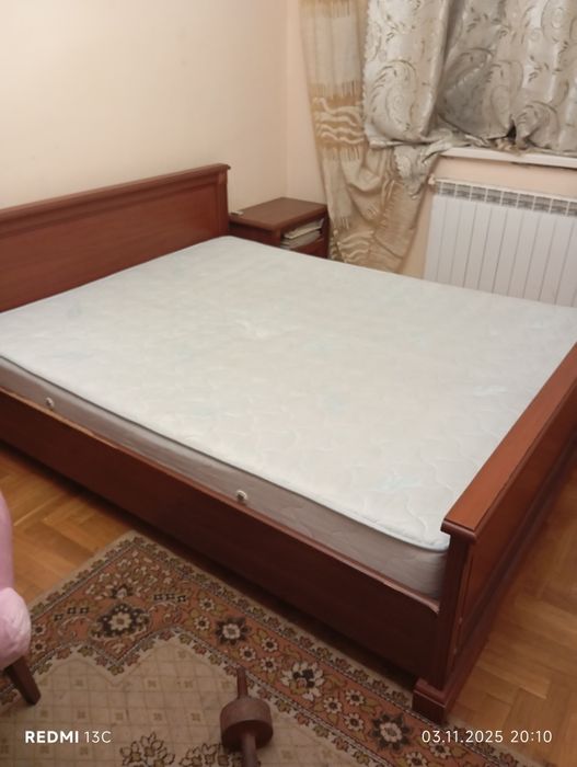 Ліжко матрац дві поиліжкові тумби